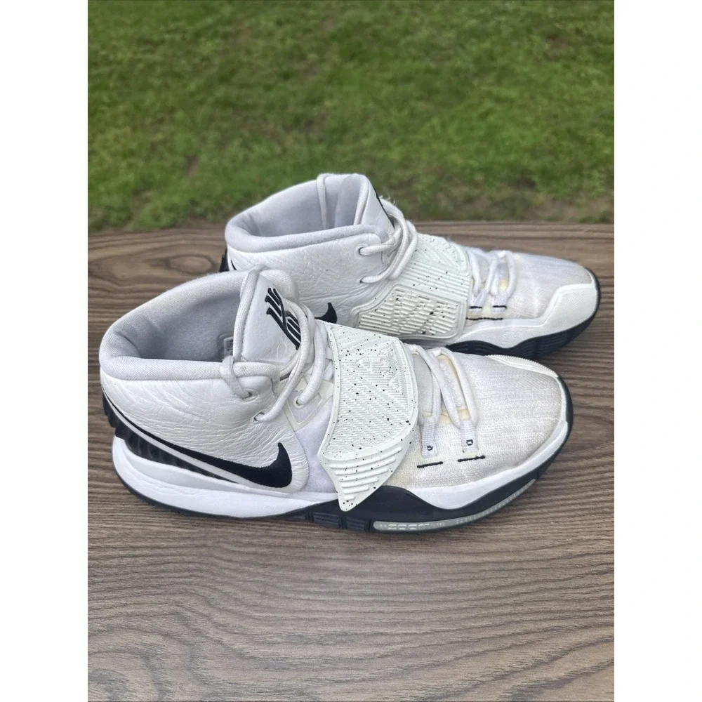 Nike Air Zoom Turbo Kyrie Irving Basketball Shoes White Men's Size 8.5 BQ4630-10